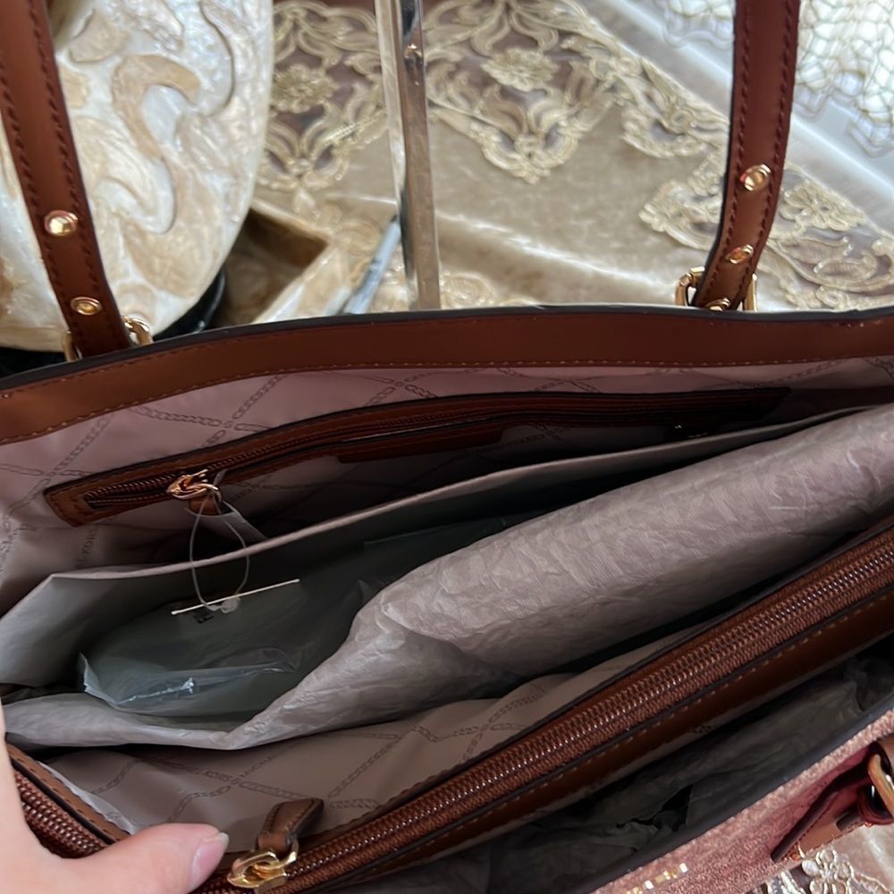 Michael Kors signature logo tote bag - Picture 5 of 11